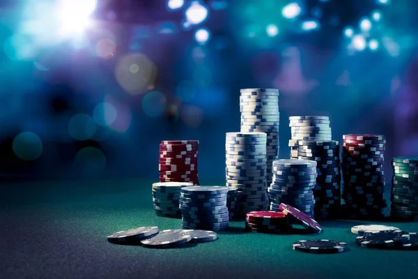 rogtoto slot live-dealer studio with professional dealers and HD camera setup